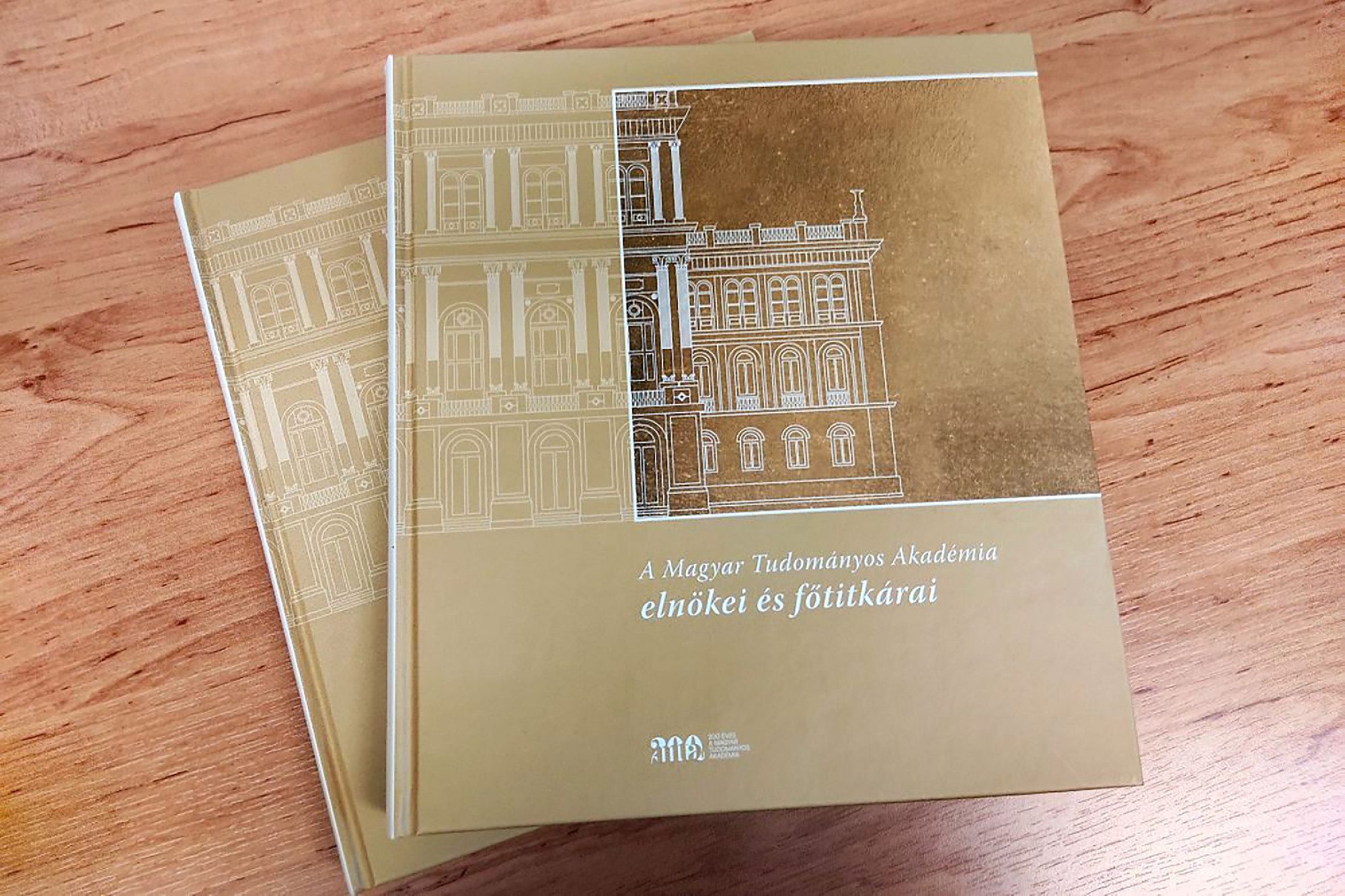 A Magyar Tudományos Akadémia elnökei és főtitkárai – kétszáz év akadémiai vezetőinek életrajza egy új kötetben