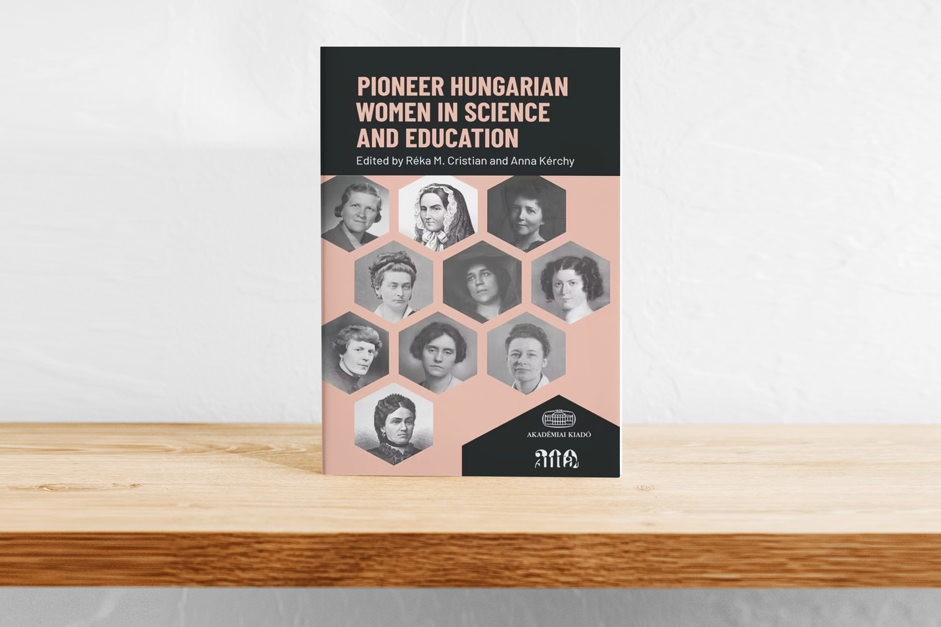 Úttörő magyar nők a tudományban és az oktatásban – életpályák két angol nyelvű kötetben