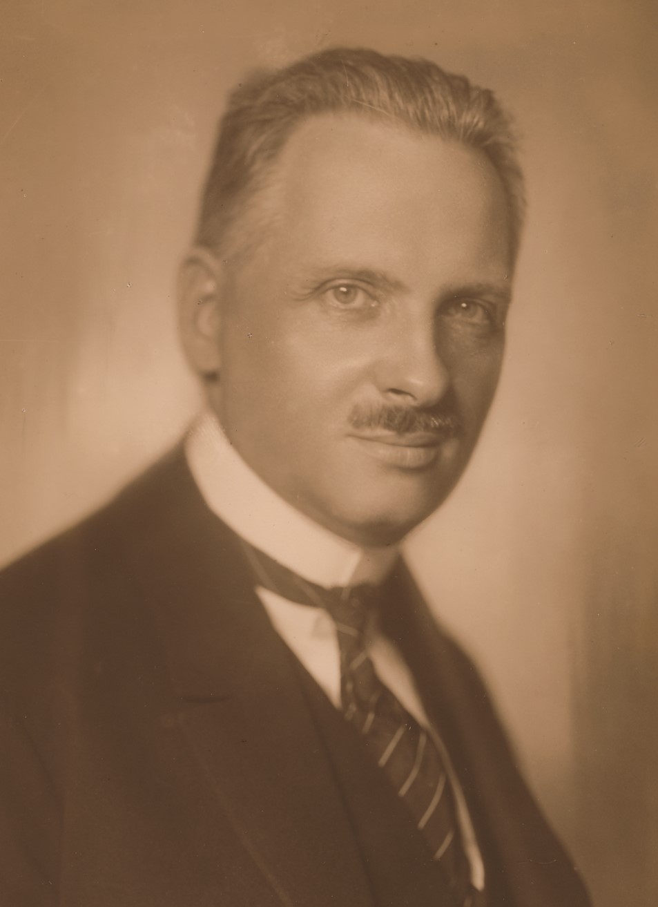 Akadémikusok emlékezete – Hamza Gábor sorozata az mta200.hu-n: Heller Erik (1880-1958), a Magyar Tudományos Akadémia levelező tagja